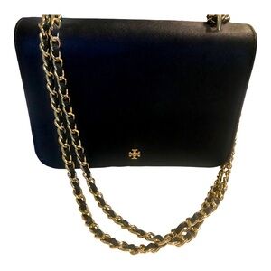 Tory Burch Black Robinson Flap Shoulder/Crossbody bag. EUC.